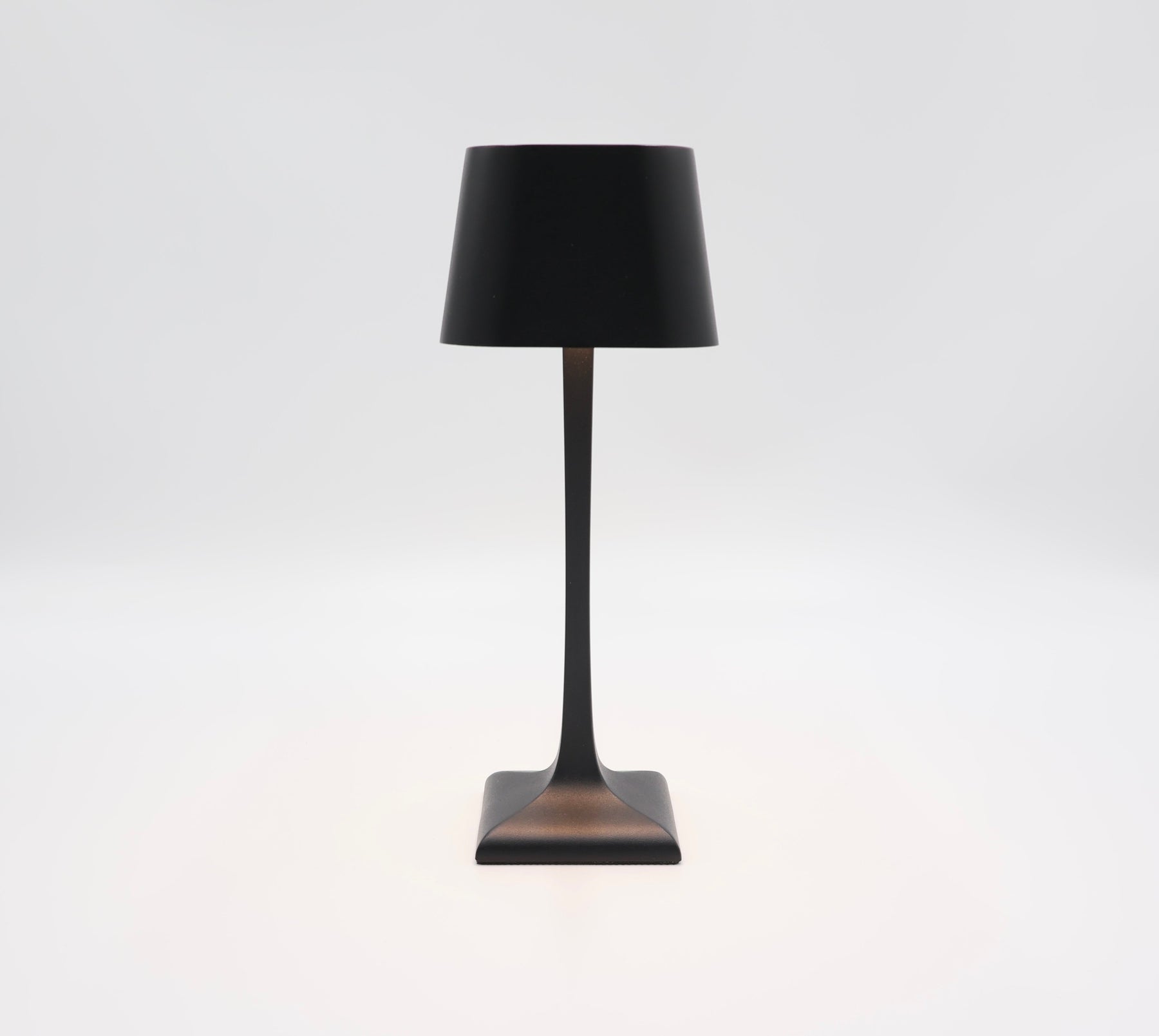 ISEO: Italian Designer LampX